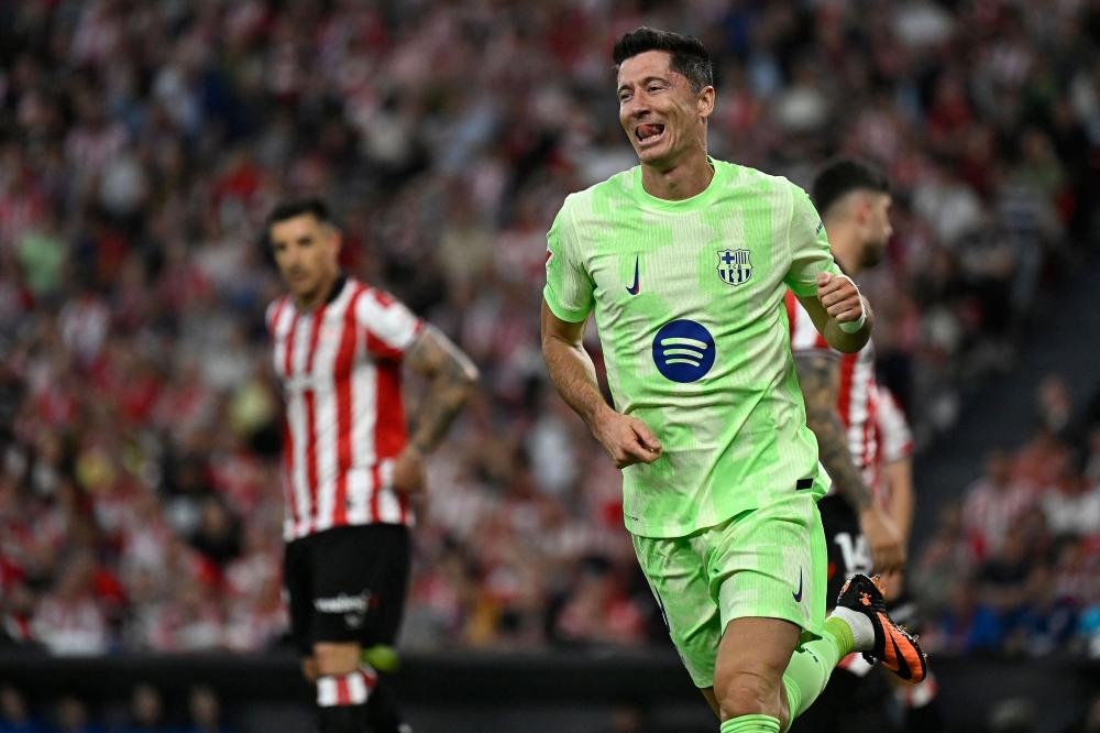 拓记为杨瀚森炮轰裁判荒唐！美媒再赞顶级策应天赋 斯帅回应显得无奈