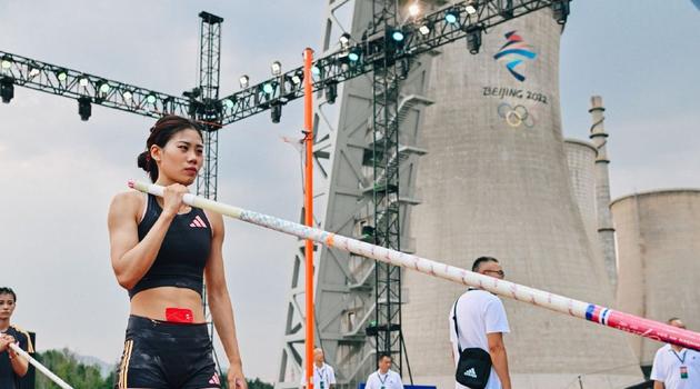 世界杯震撼一幕：孙颖莎让分全场掌声，赛场对手忍不住竖大拇指